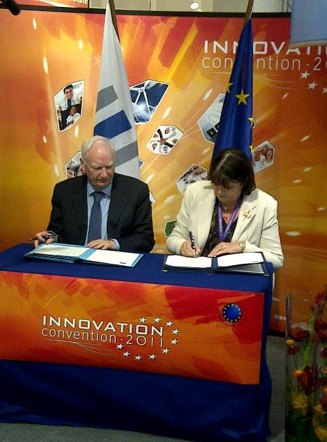Mr. Maystadt and Commissioner Máire Geoghegan-Quinn 